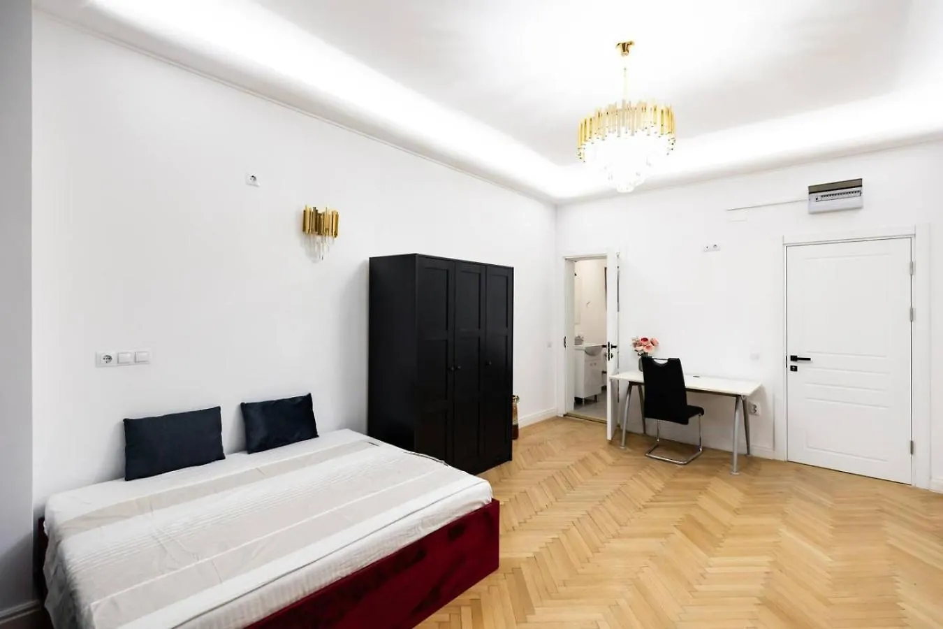 Bucharest Studios Dubai Room 0*,