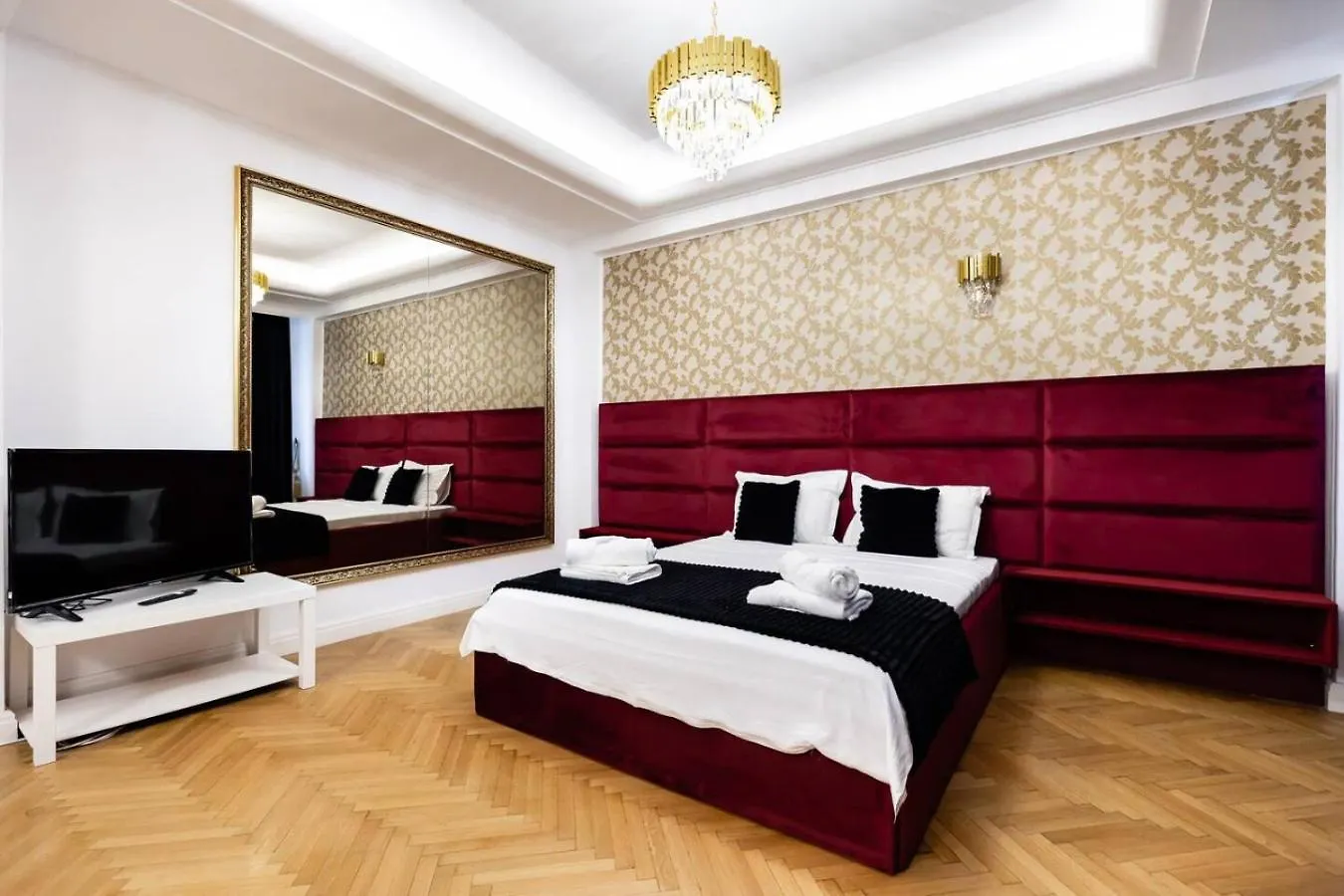 Bucharest Studios Dubai Room 0*,  루마니아