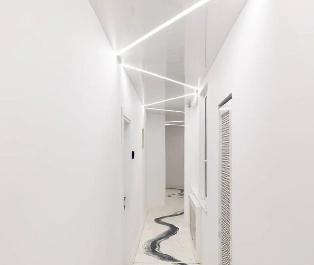 Bucharest Studios Dubai Room Rumanía